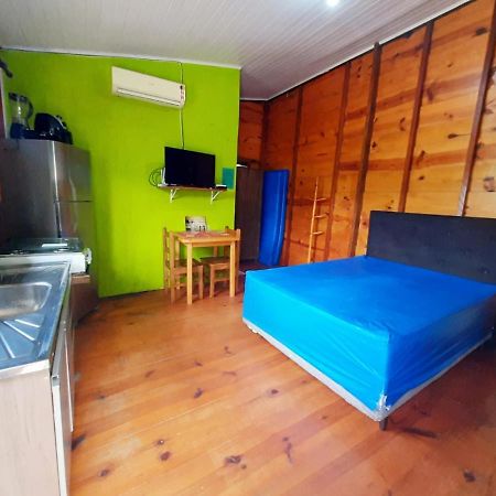 827 Chale Pe Na Areia, Completo Na Praia Do Estaleiro Em Ubatuba - 1 Dormitorio, 1 Banheiro, 1 Vaga De Garagem Bagian luar foto