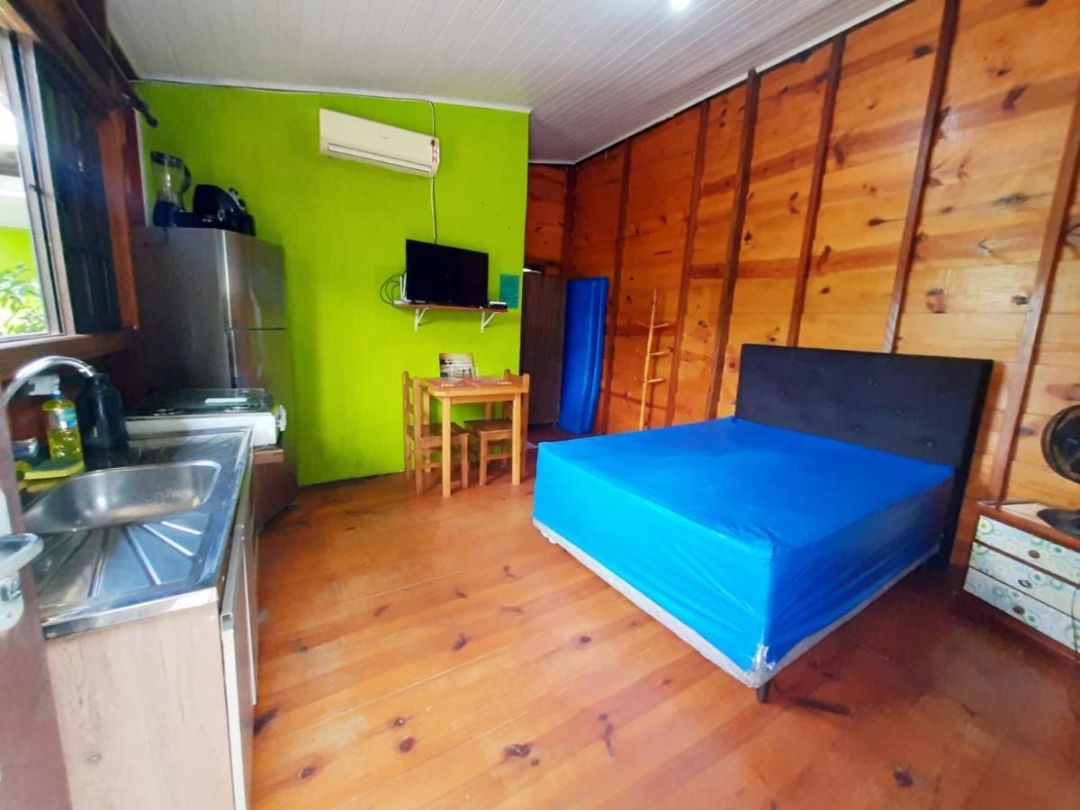 827 Chale Pe Na Areia, Completo Na Praia Do Estaleiro Em Ubatuba - 1 Dormitorio, 1 Banheiro, 1 Vaga De Garagem Bagian luar foto